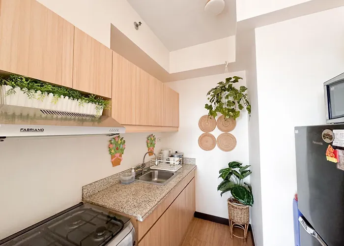 Spacious 1br With Sunset View At The Celandine